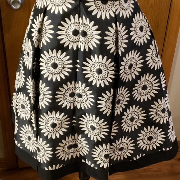 Tahari fit flare pleated brocade daisy dress sharp - Picture 5 of 10